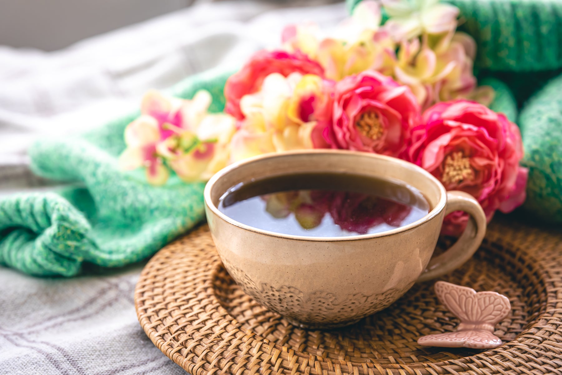 5 Ways Drinking Tea Improves Your Health